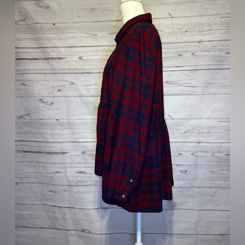 American Eagle Outfitters Large Red & Navy Plaid Button-Up - Picture 2 of 6